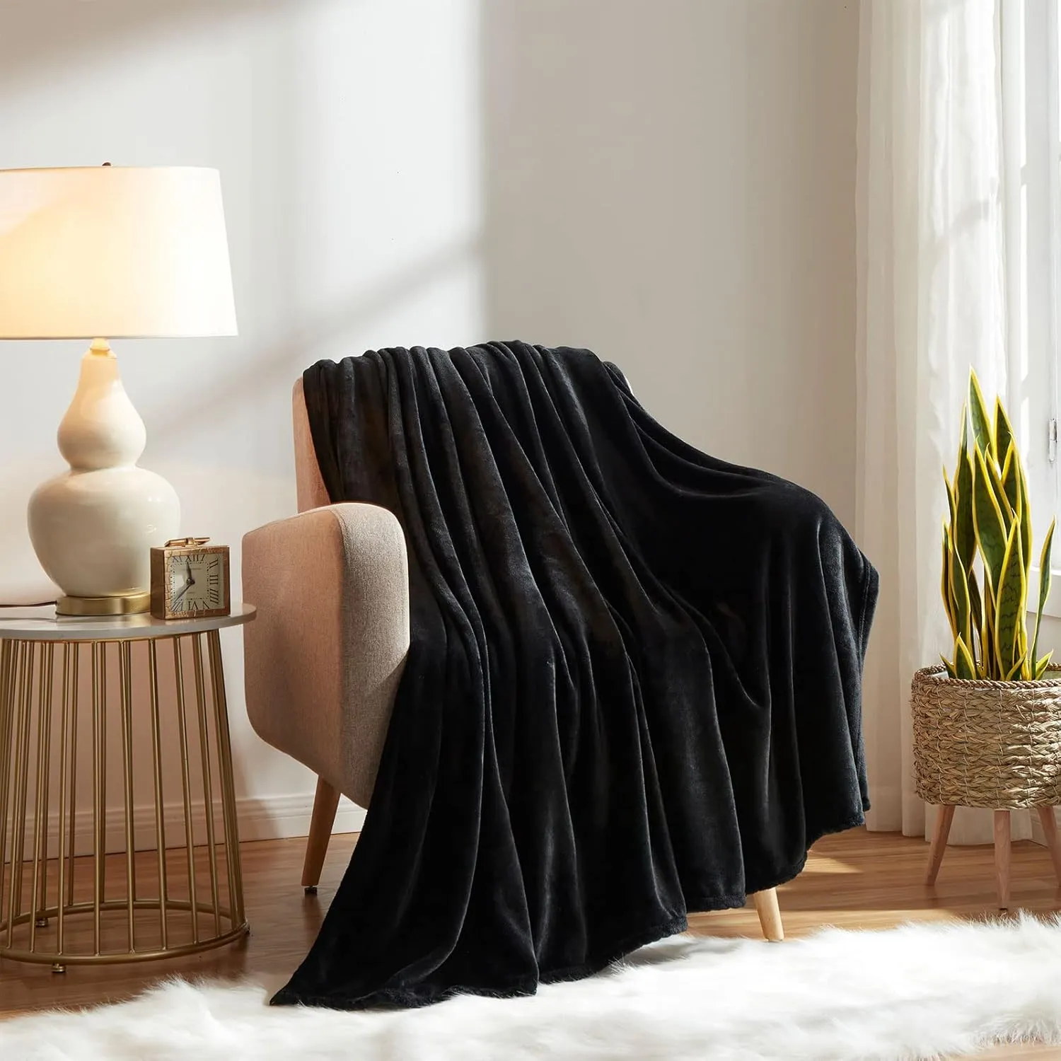 KMUSET Super Soft Throw Blanket Premium Silky Flannel Fleece Throw Size Black Microfiber Lightweight Blanket All Season Use