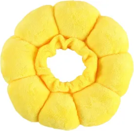 Soft Cats Cone for Dogs and Cats, Cute & Fluffy Flower Shape for Claming Cat, Adjustable Dog Collar Alternative After Surgery, Protective Elizabethan Collar for Dogs Recovery & Stop Licking(M)